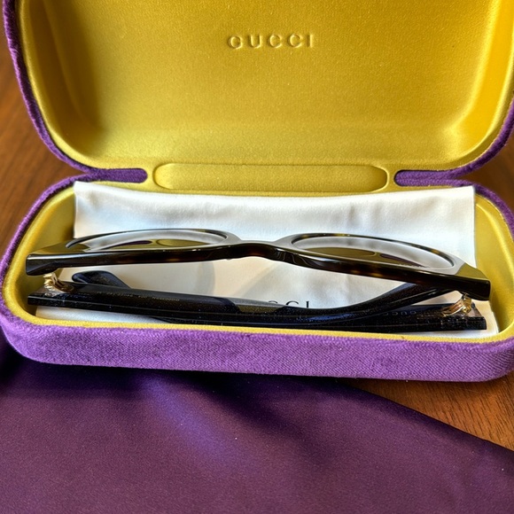 Gucci Tortoiseshell and Striped Sparkly Sunglasses - Picture 8 of 15